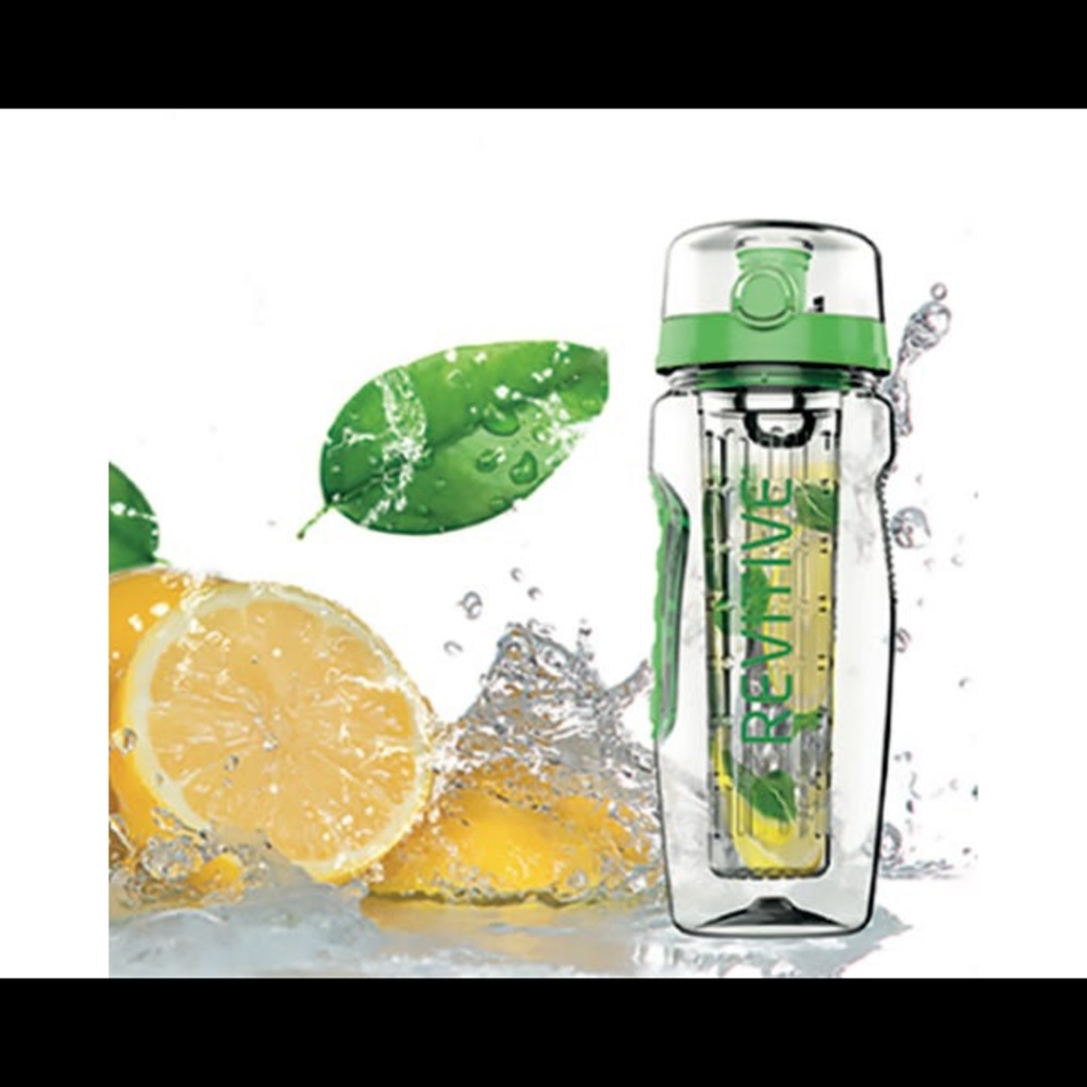 NEW - Fruit infuser water bottle